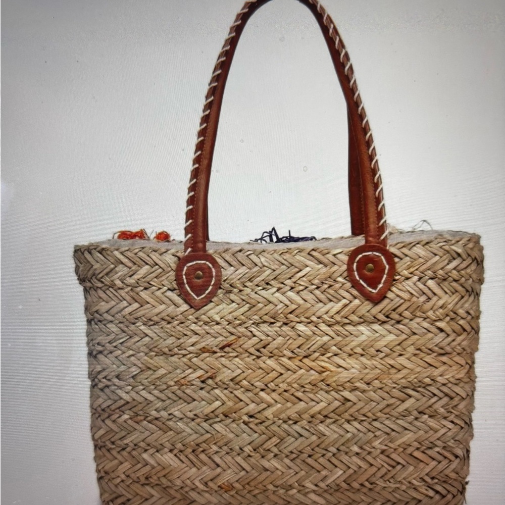 Urban Expressions Queenie Floral Straw Tote - Picture 2 of 11